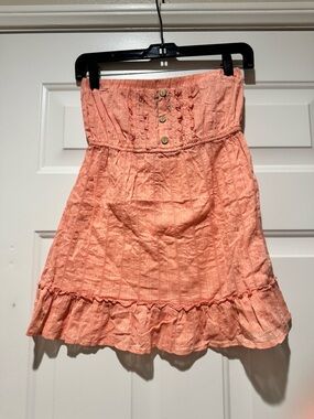 Fang Strapless Ruffle Hem Cotton Top